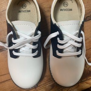 Footmates Saddle Shoes New in Box